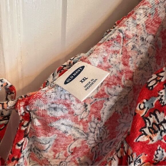 Old Navy Red patterned tank top blouse - Picture 5 of 7